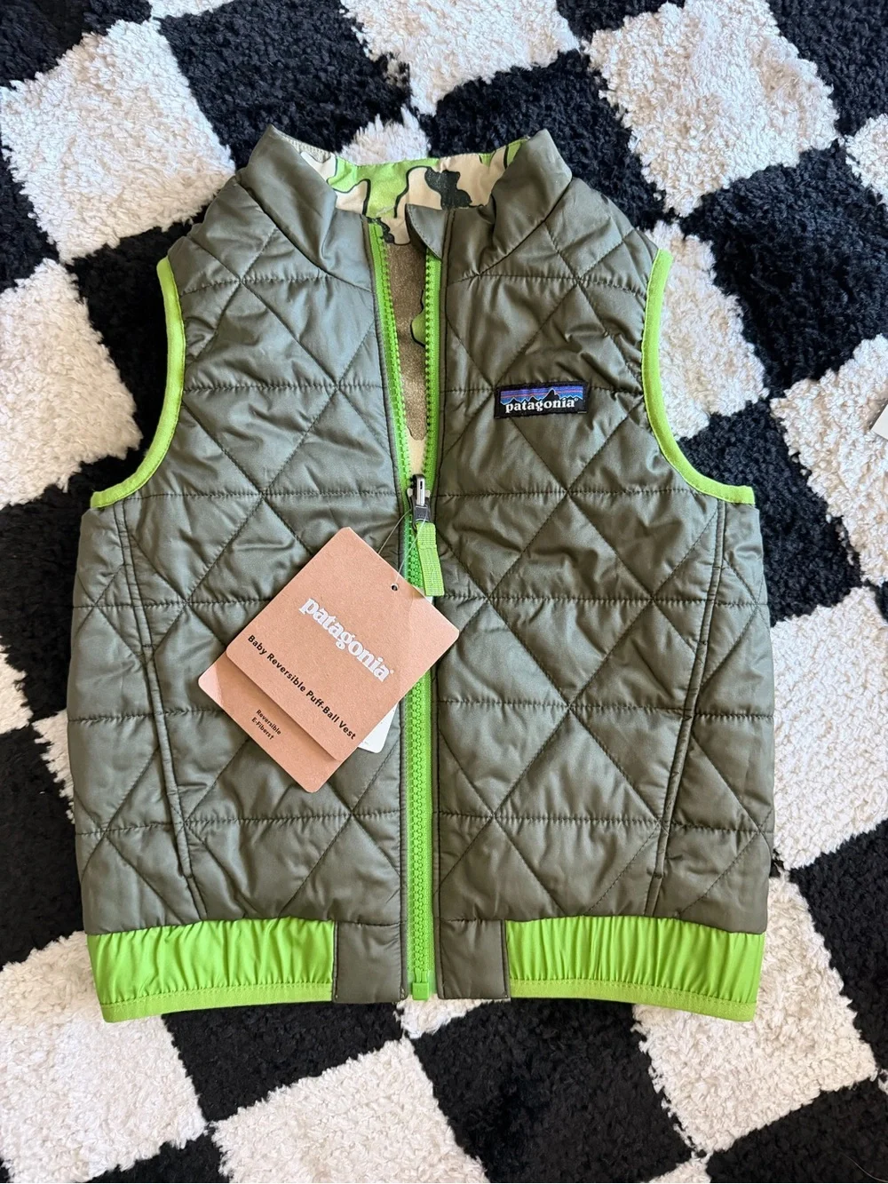 NEW Patagonia camo reversible puffer vest green gray on other winter snow sz 3